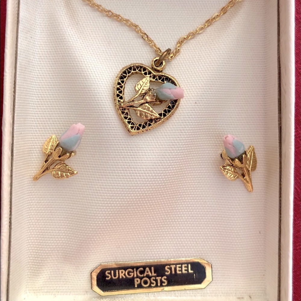 Vintage -gold plated w/delicate handmade porcelain